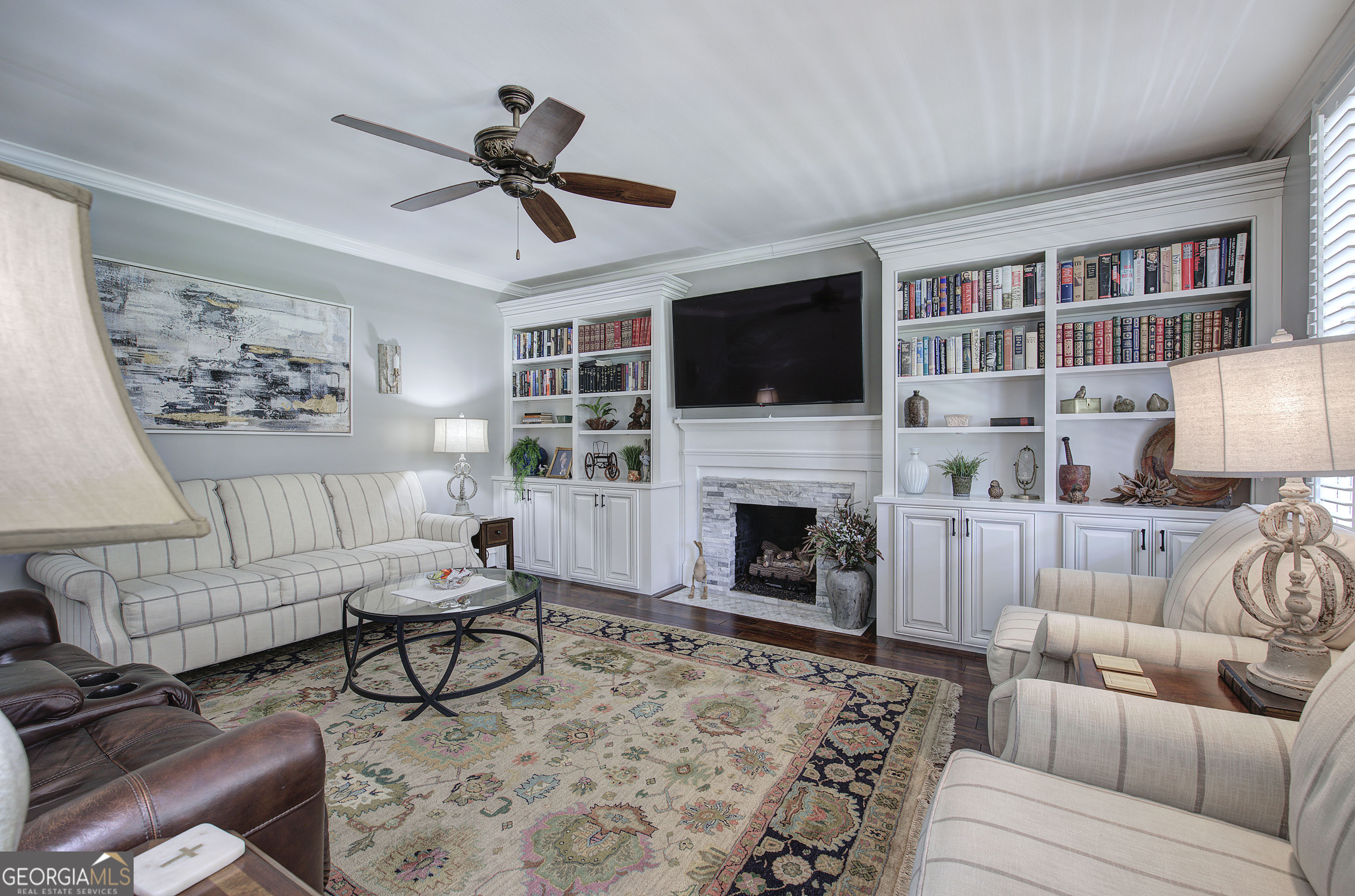 306 E Belmont DR