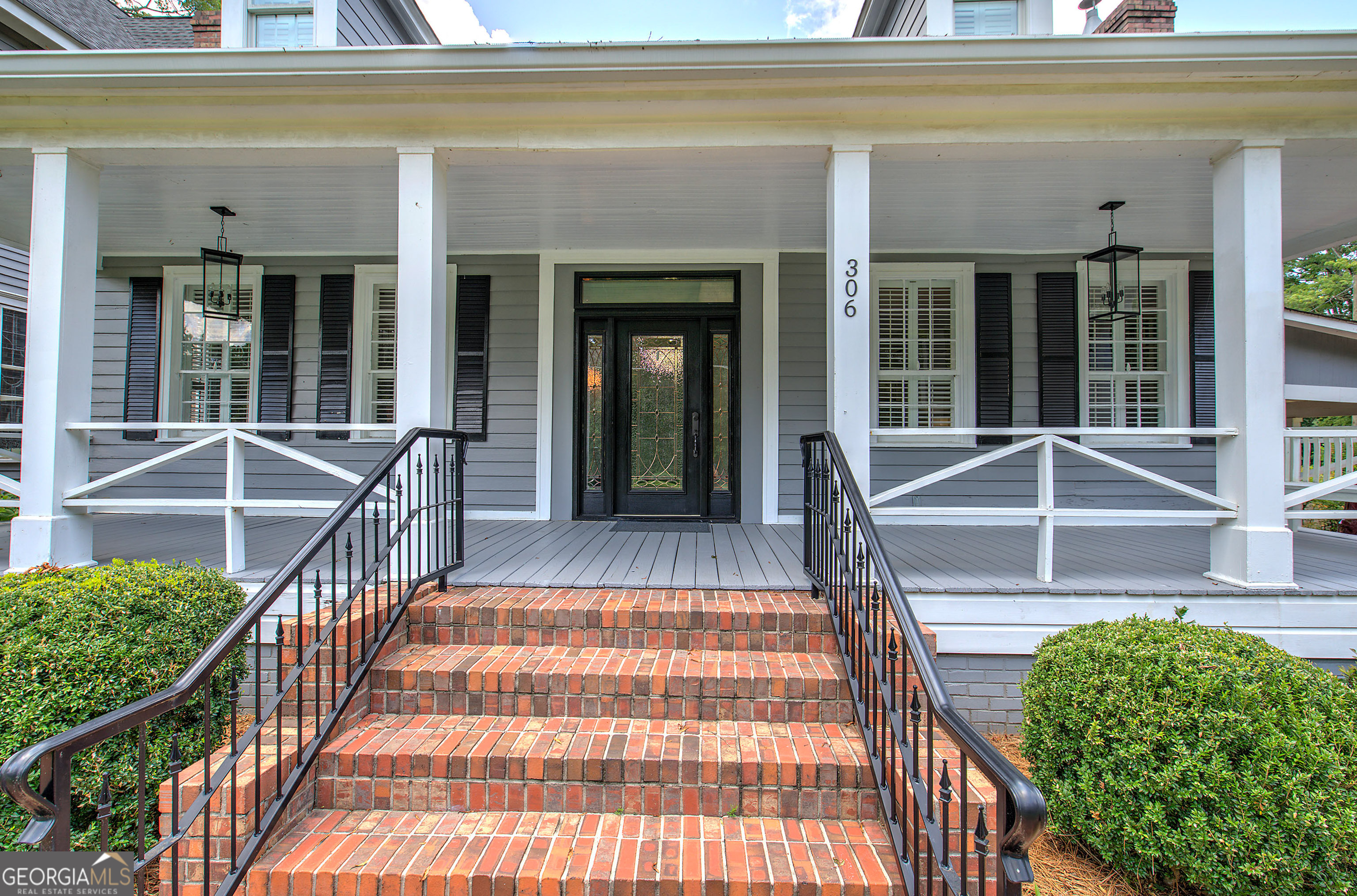 306 E Belmont DR