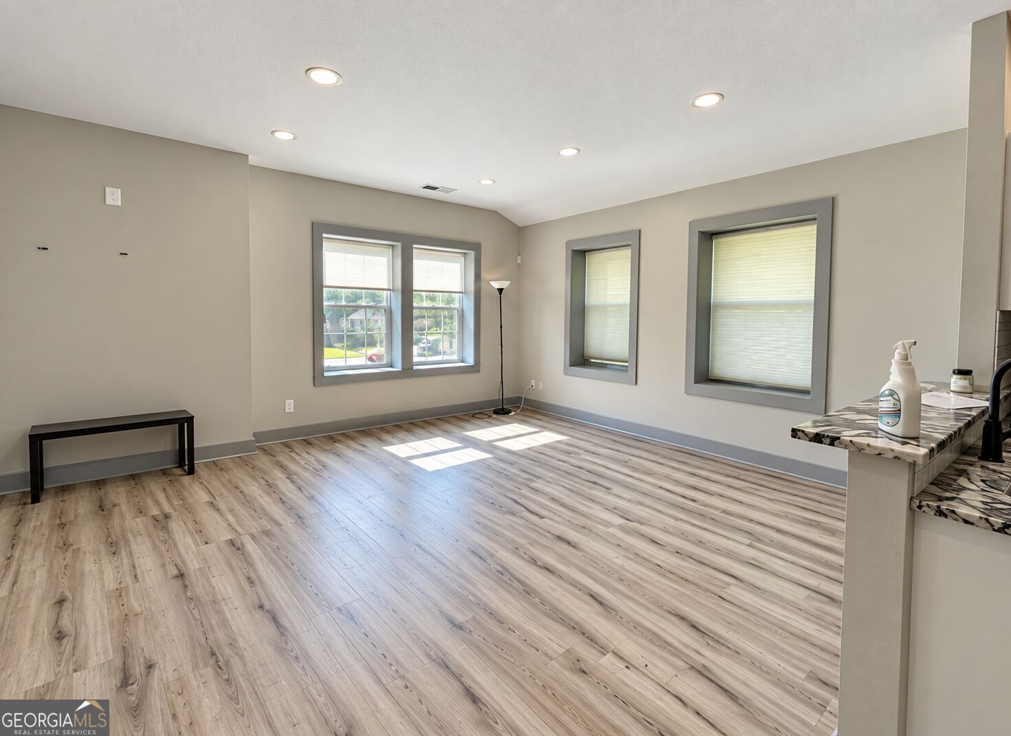 99 Holly RD NW