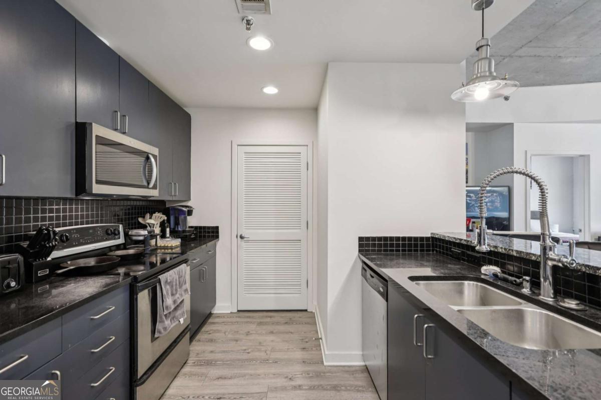 250 Pharr RD NE 1005