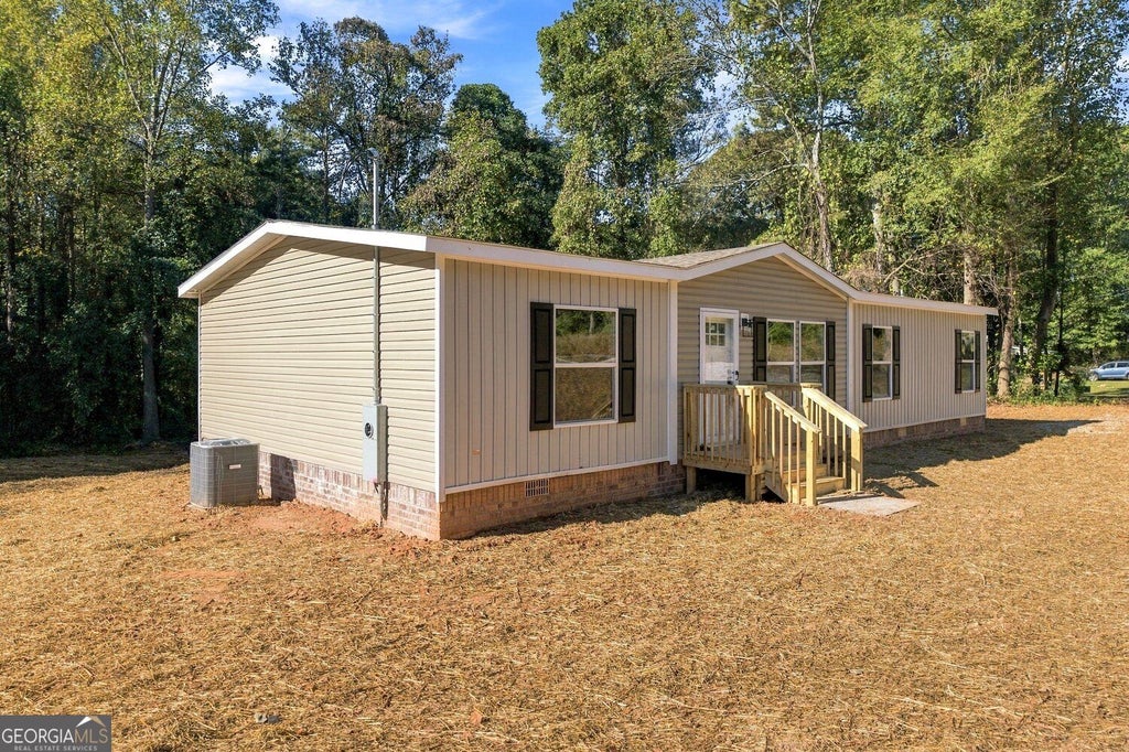 Photo of 76 Tom Yarbrough Road, Maysville, GA 30558 (MLS # 10878006)