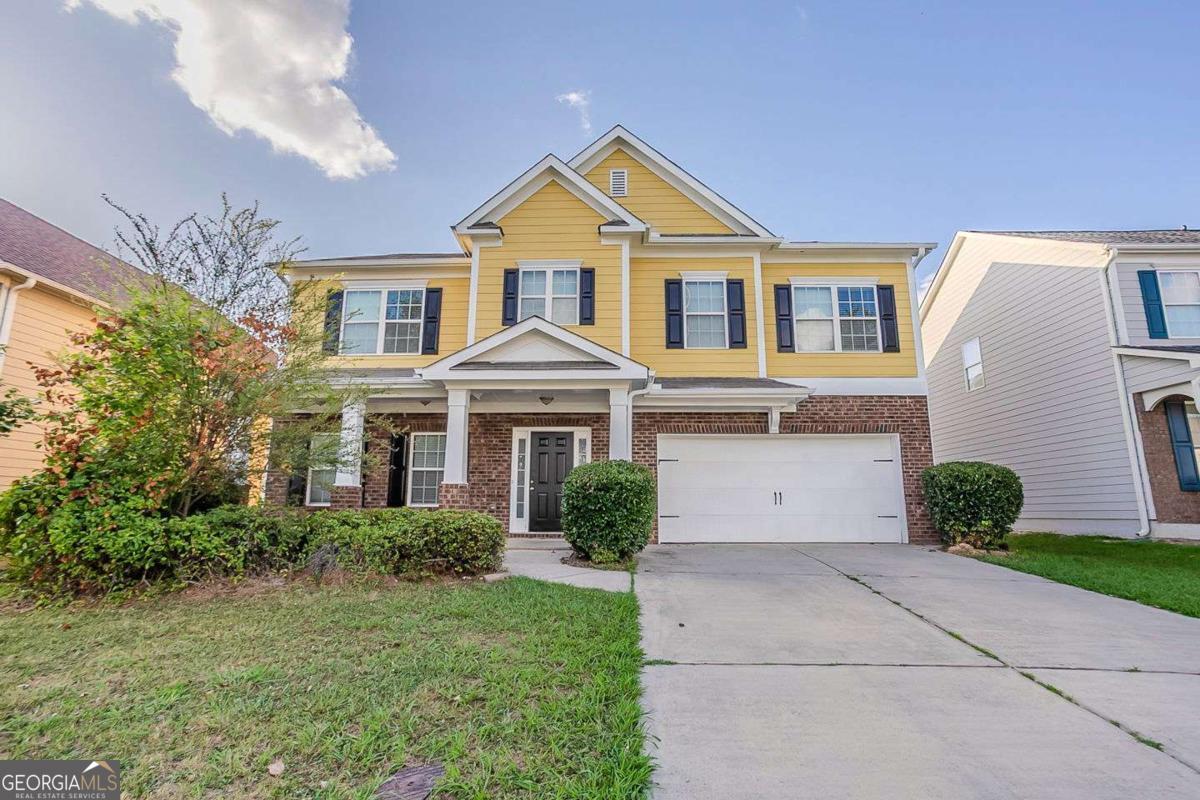 Tucked in the Oakley Township community, this roomy 4-bedroom home blends comfort and space with over 3,000 square feet to make your own. The main level offers great flow for entertaining, while upstairs includes a spacious loft and a generous primary suite with plenty of room to unwind. Out back, a private fenced yard adds extra space to relax or play. Community perks like tennis courts, a playground, and easy access to shopping and highways make this a smart move for anyone looking in Union City.