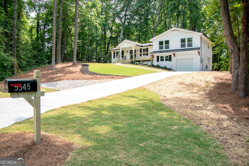 Photo of 5545 Crestview Drive, Acworth, GA 30102 (MLS # 10783739)