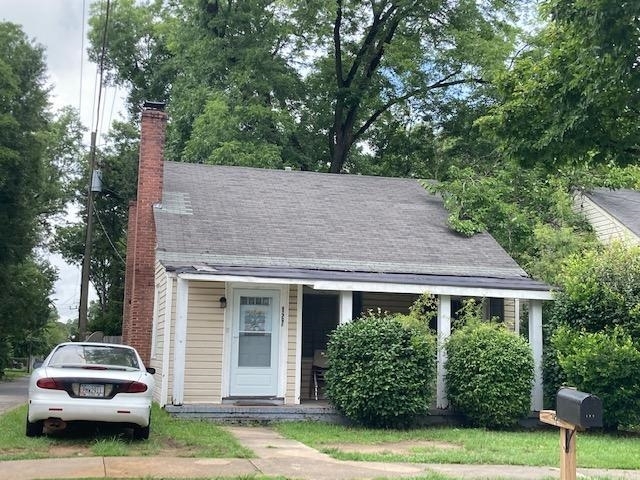 NICE RENTAL HOME. PRESENTLY RENTING FOR$525/MON. GOOD CONVENIENT LOCATION. CAN BE BOUGHT W/HOME NEXT DOOR-129 N. 11TH. ST. PRESENTLY RENTING FOR $530/MON. TOTAL RENT FOR BOTH $1055/MON.