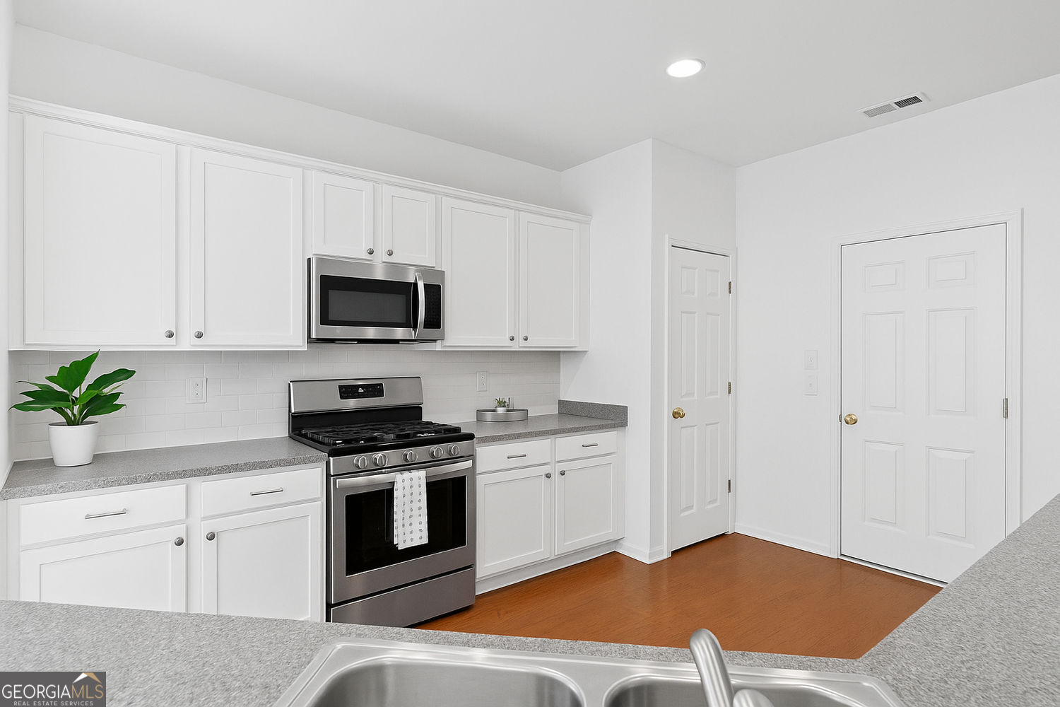 Marietta, Georgia 30066, United States, 3 Bedrooms Bedrooms, ,3 BathroomsBathrooms,Residential,Active,150802