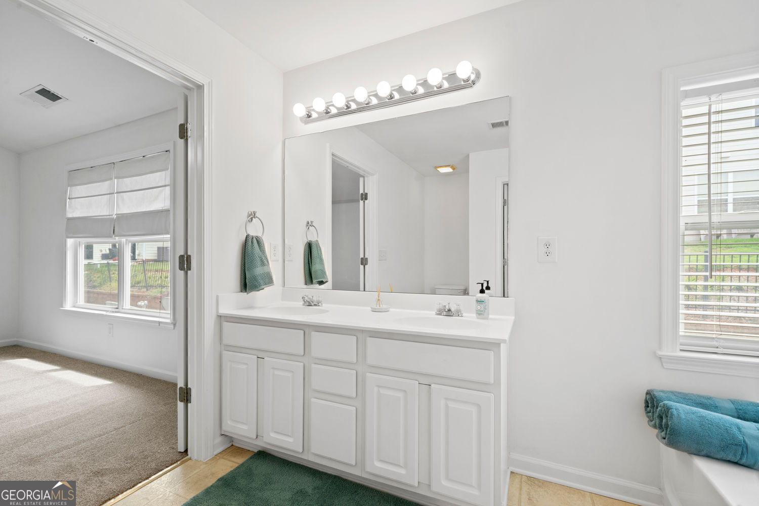 Marietta, Georgia 30066, United States, 3 Bedrooms Bedrooms, ,3 BathroomsBathrooms,Residential,Active,150802