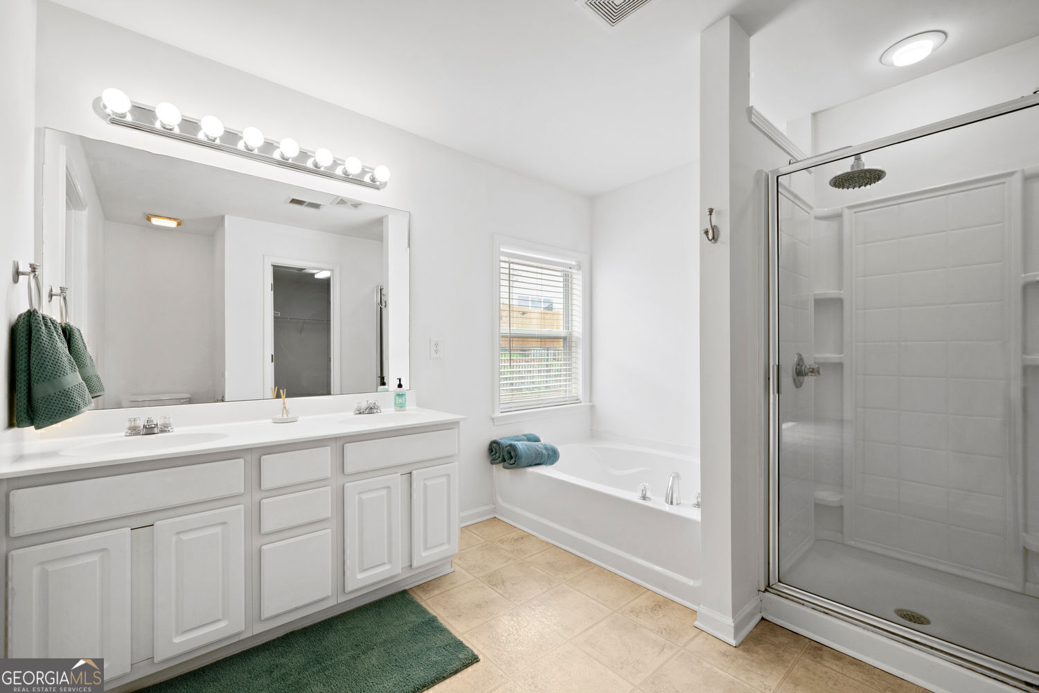 Marietta, Georgia 30066, United States, 3 Bedrooms Bedrooms, ,3 BathroomsBathrooms,Residential,Active,150802