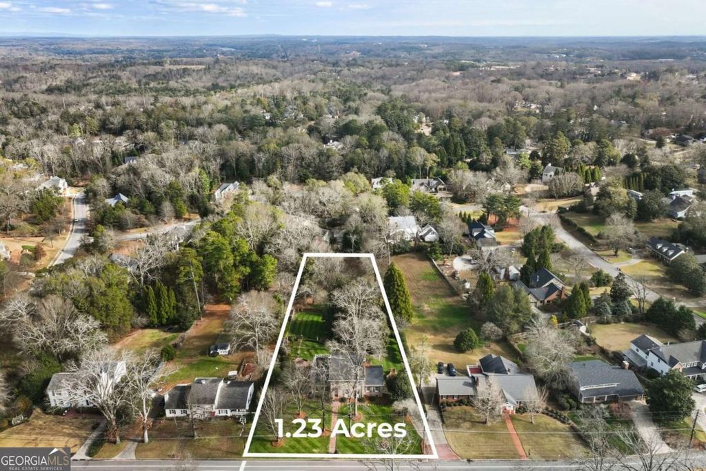 Photo of 1606 Riverside Drive, Gainesville, GA 30501 (MLS # 10656459)