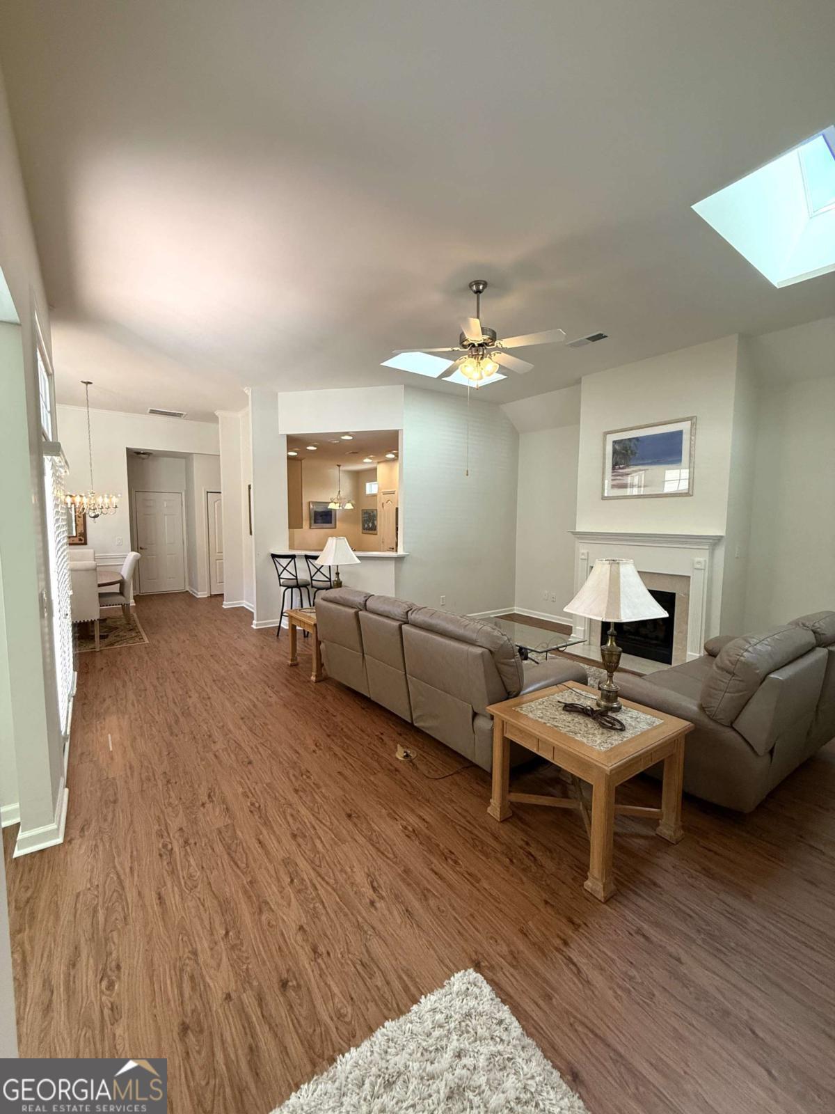 317 Glens WAY