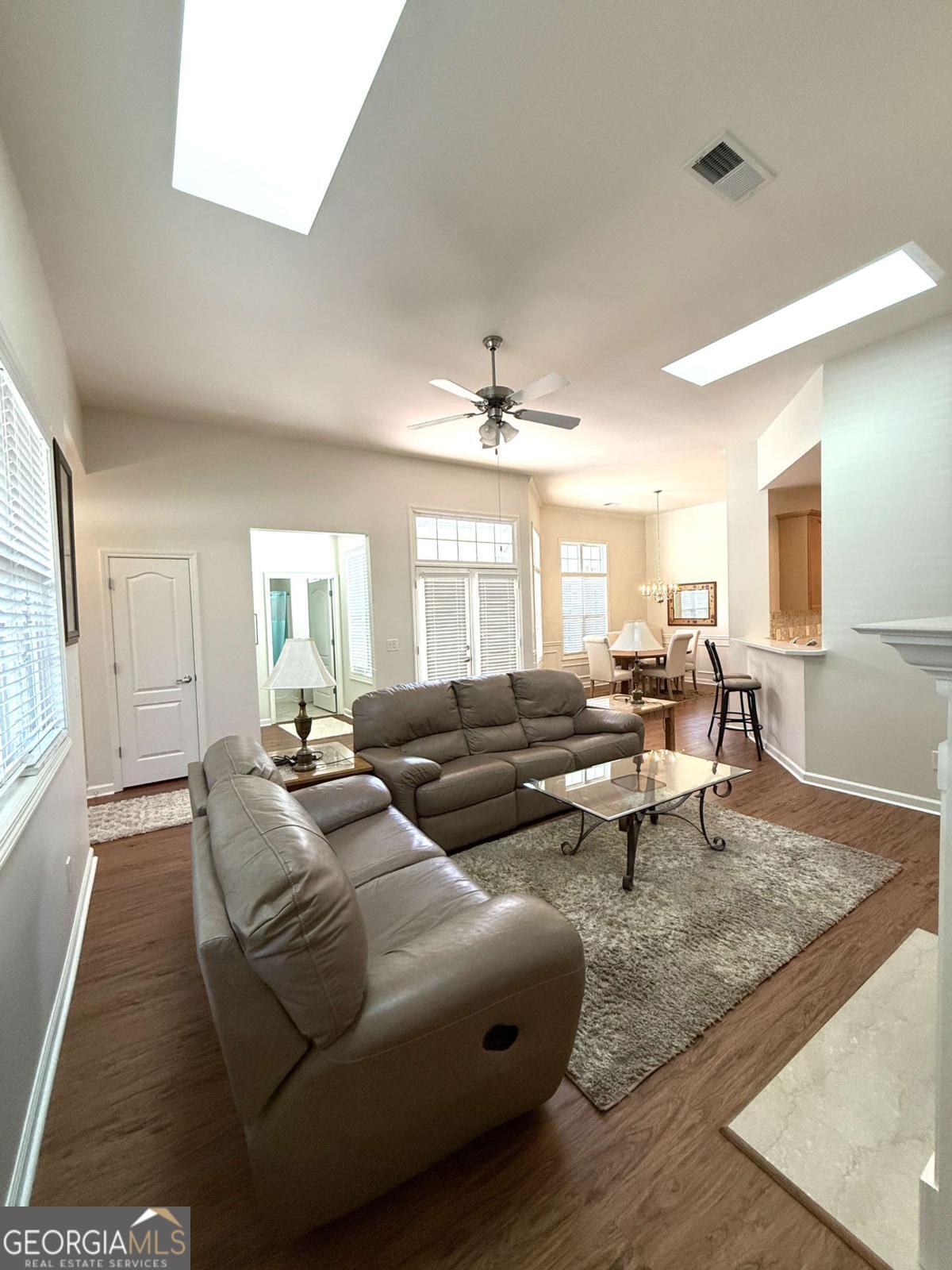 317 Glens WAY