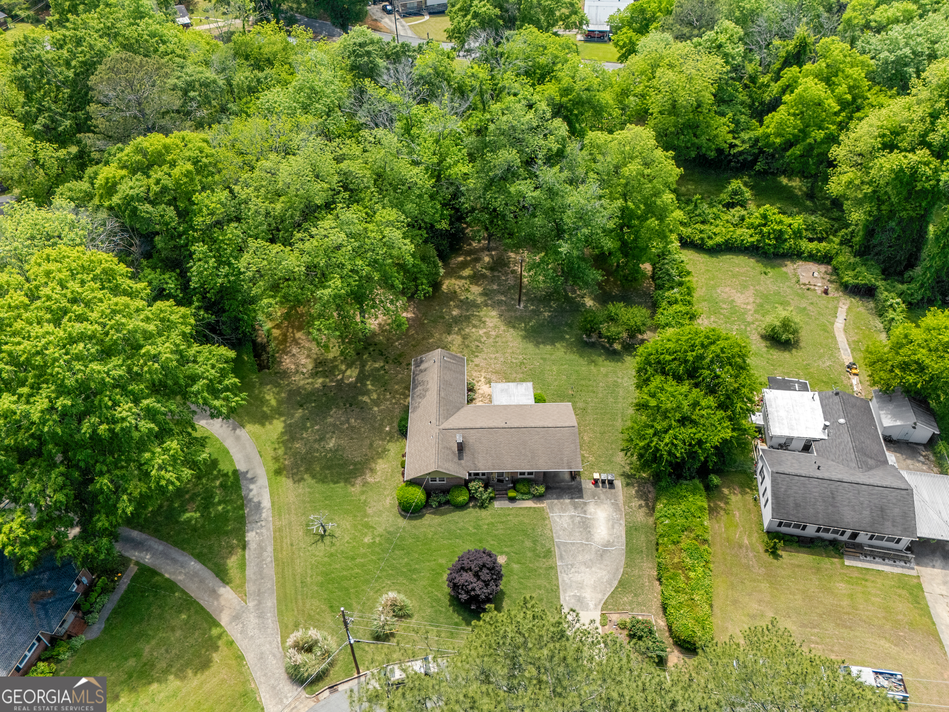 106 NE E Valley Rd