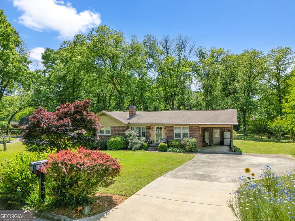 Photo of 106 NE E Valley Rd, Rome, GA 30161 (MLS # 10761116)