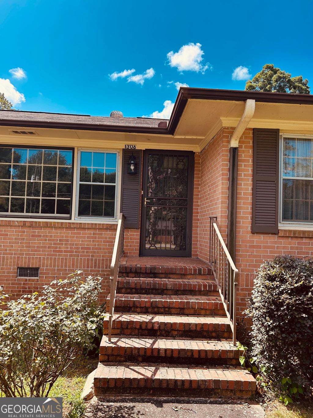 Photo of 1306 Greenview Drive, Griffin, GA 30224 (MLS # 10809090)