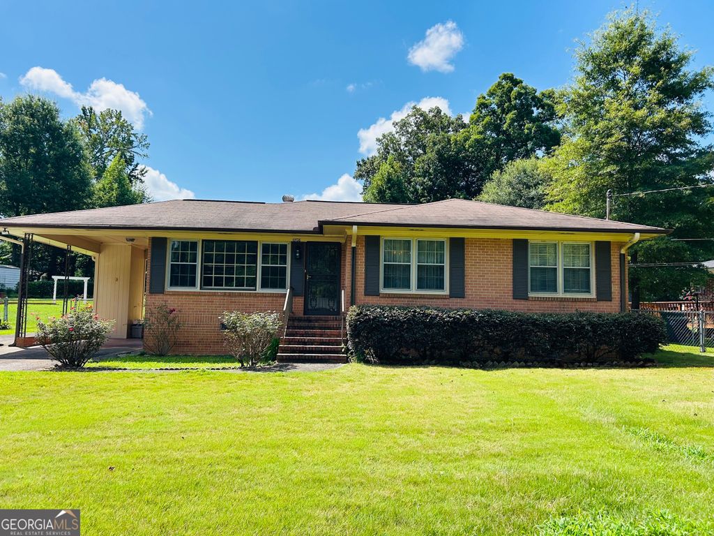 Photo of 1306 Greenview Drive, Griffin, GA 30224 (MLS # 10809090)