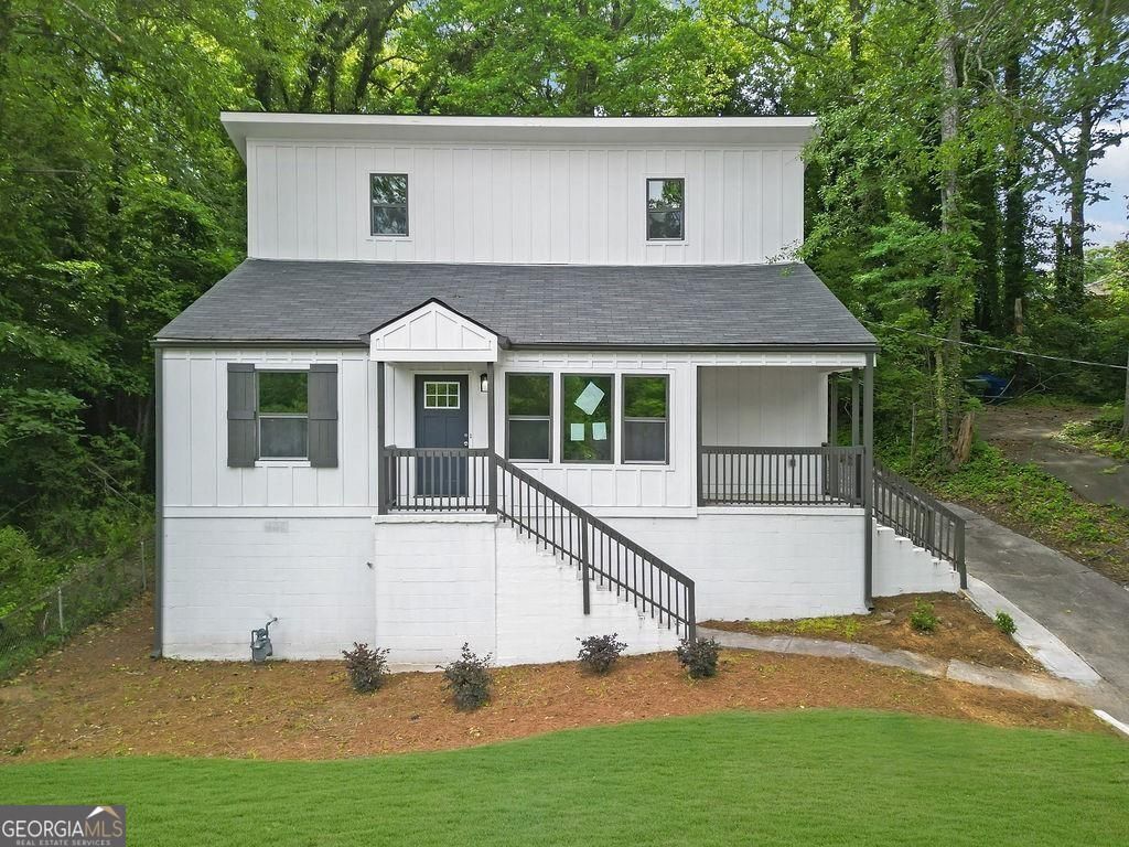 Photo of 1080 Westmont Road SW, Atlanta, GA 30311 (MLS # 10737223)