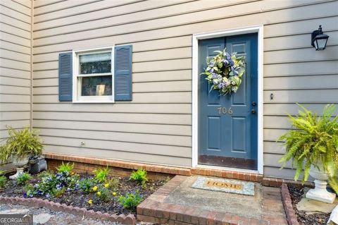 Photo of 706 Twin Brooks Court, Marietta, GA 30067 (MLS # 10574129)