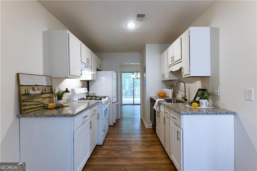 Photo of 1697 Cedar Bluff Way, Marietta, GA 30062 (MLS # 10624691)