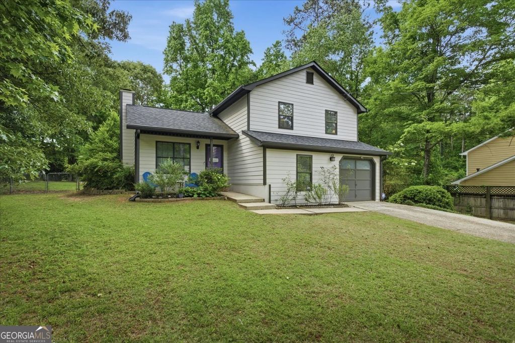 Photo of 1001 Forest Park Lane, Suwanee, GA 30024 (MLS # 10758750)