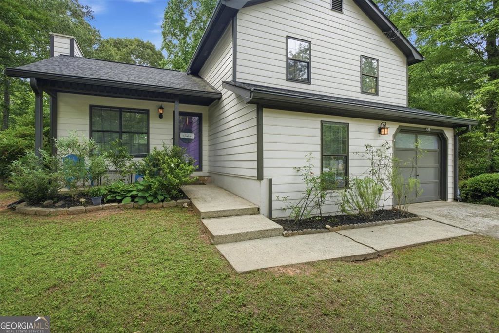 Photo of 1001 Forest Park Lane, Suwanee, GA 30024 (MLS # 10758750)