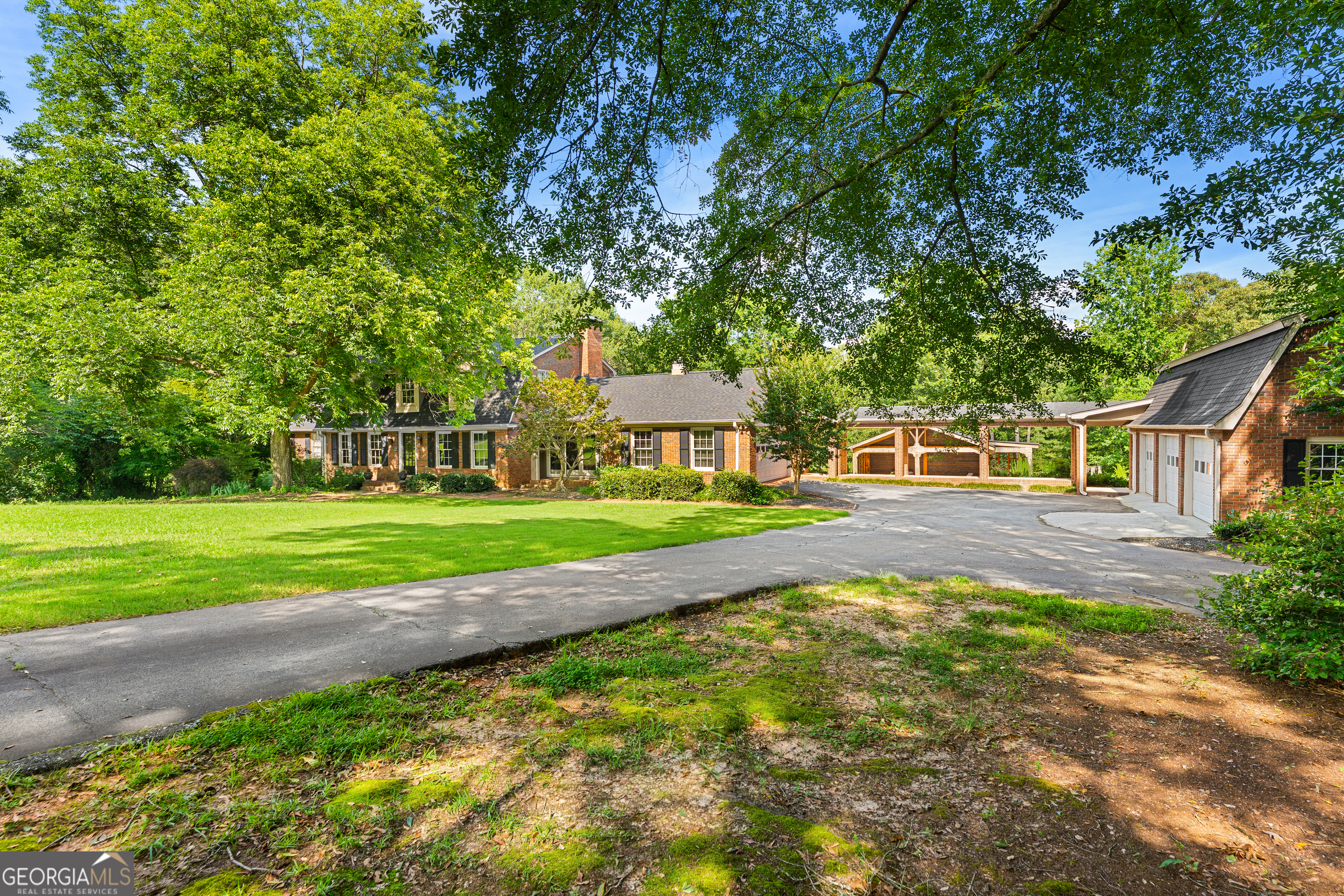 70 Lakeshore DR