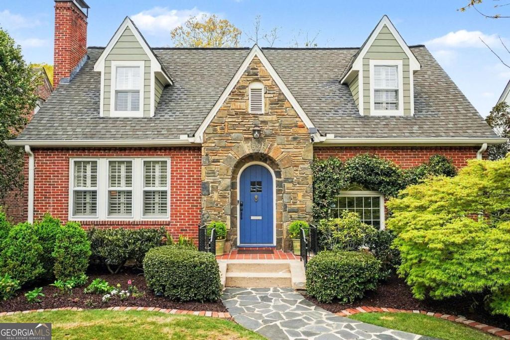 Photo of 1528 N Highland Avenue NE, Atlanta, GA 30306 (MLS # 10767745)