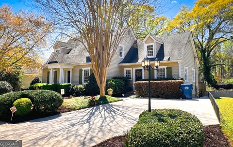 82 W New ST Winder GA 30680
