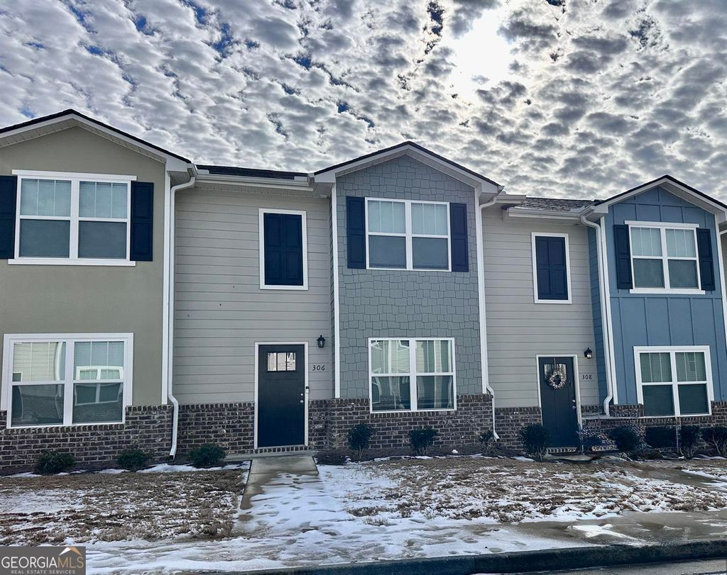 Photo of 306 Ashigan Street, Union City, GA 30291 (MLS # 10737313)