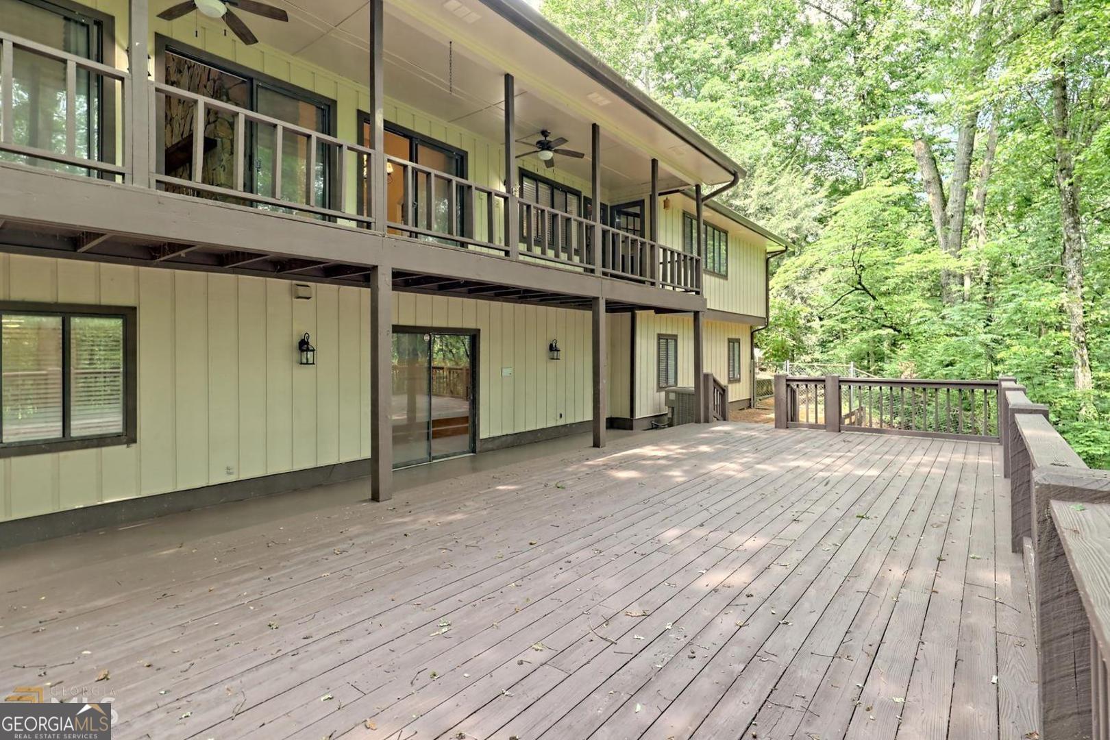 414 Leaning Chimney DR