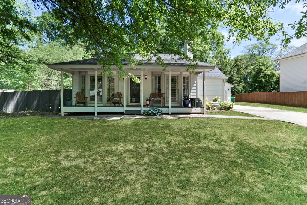 Photo of 1661 Hudson Road, Decatur, GA 30033 (MLS # 10741288)