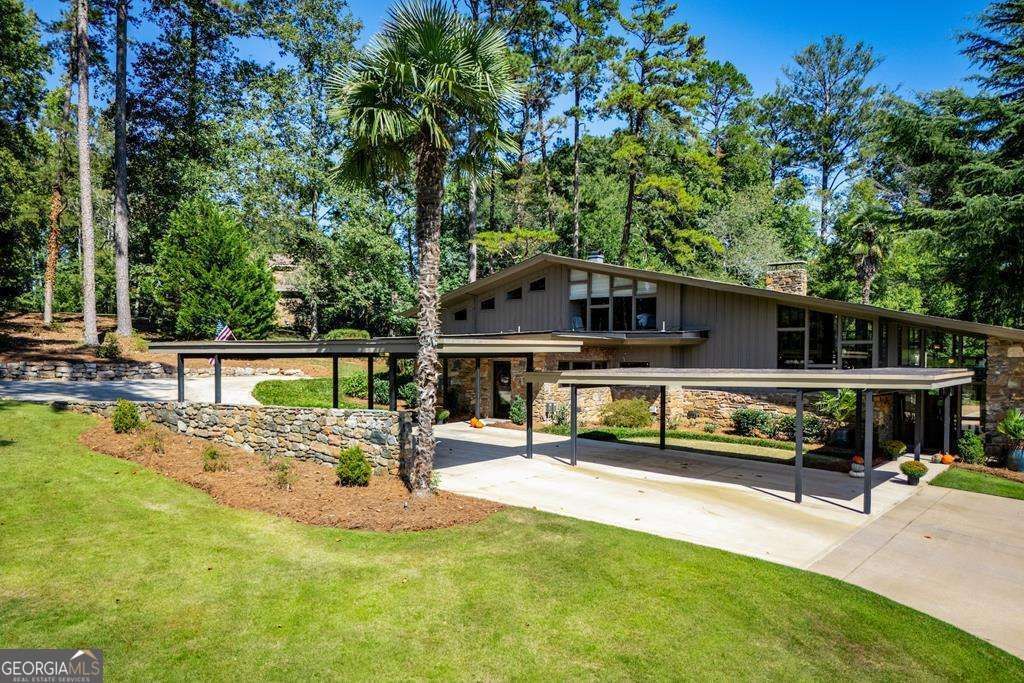 Photo of 320 East Club Drive, Carrollton, GA 30117 (MLS # 10736822)