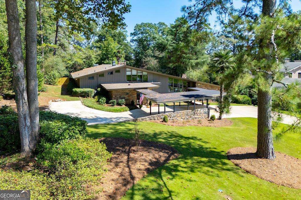 Photo of 320 East Club Drive, Carrollton, GA 30117 (MLS # 10736822)