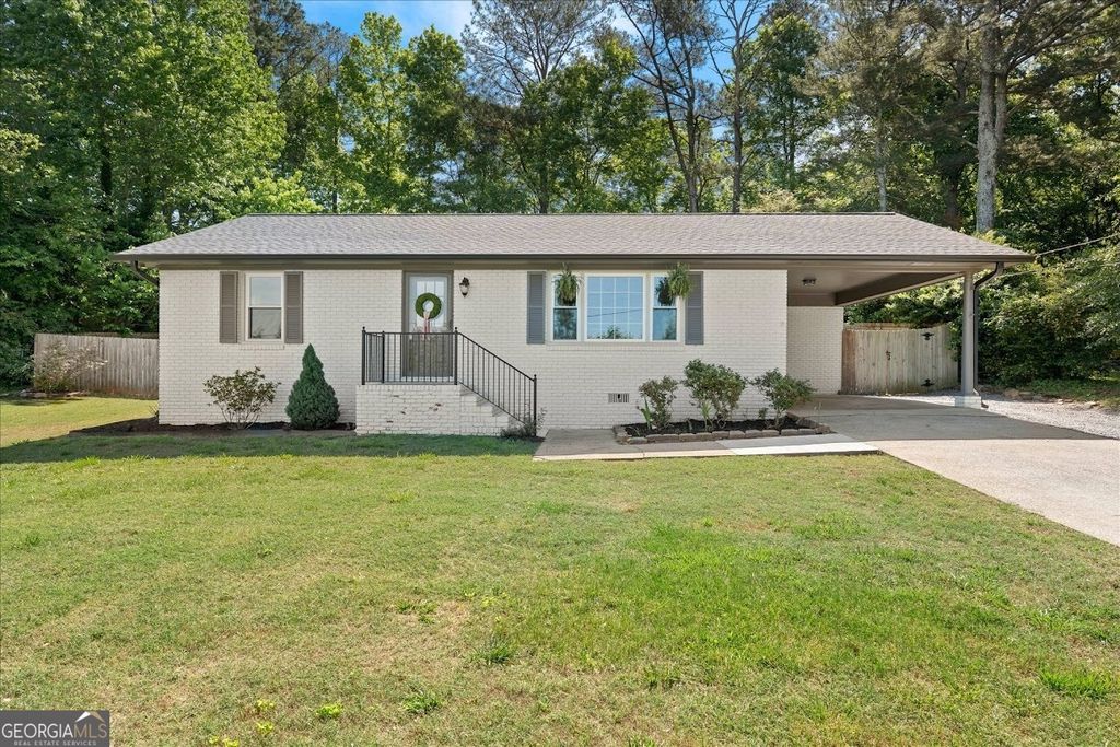 Photo of 30 Mary Ella Drive, Carrollton, GA 30116 (MLS # 10758526)