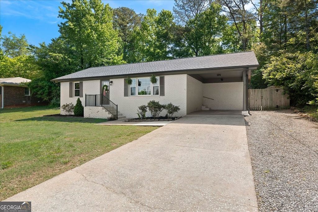Photo of 30 Mary Ella Drive, Carrollton, GA 30116 (MLS # 10758526)