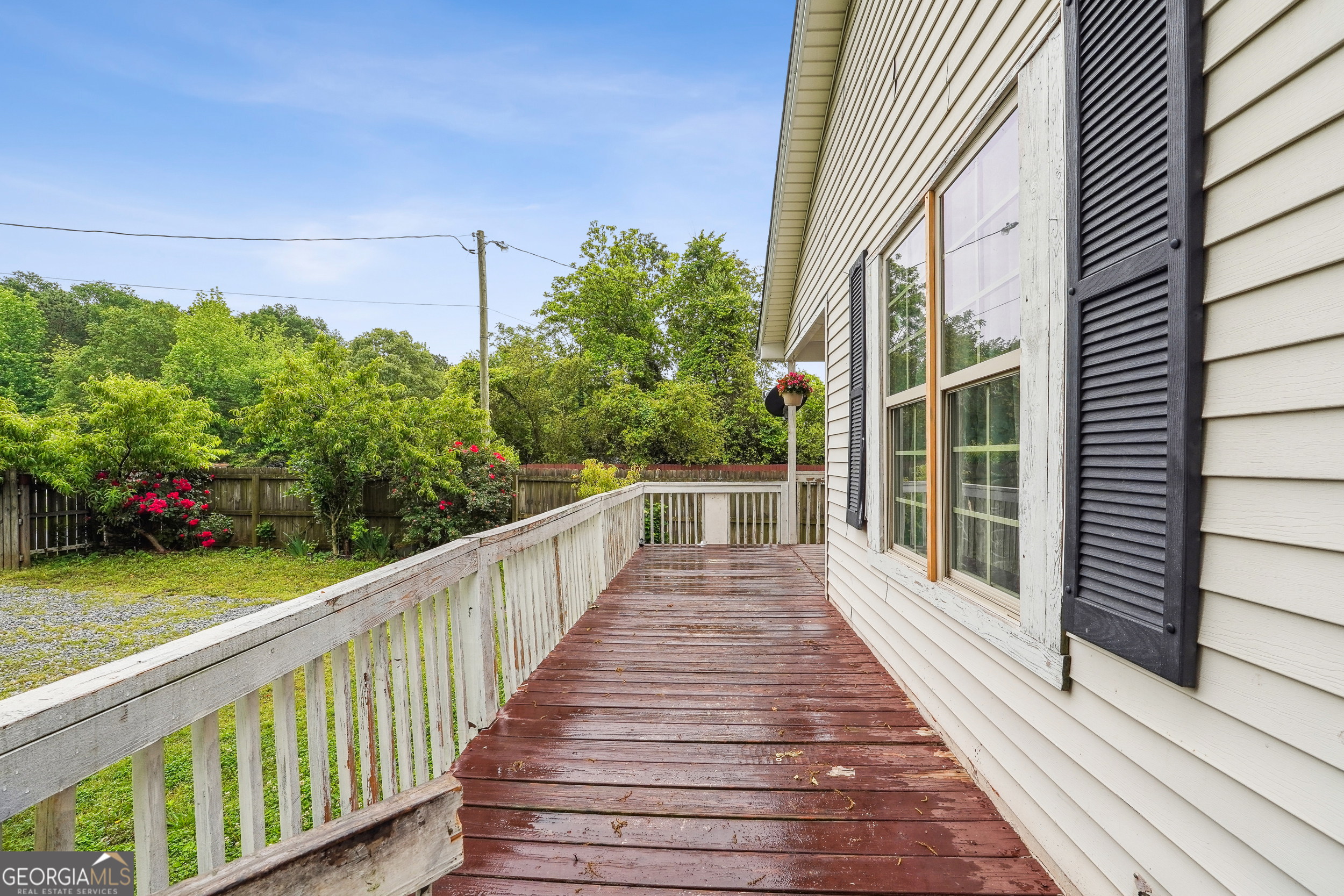 921 Black DR