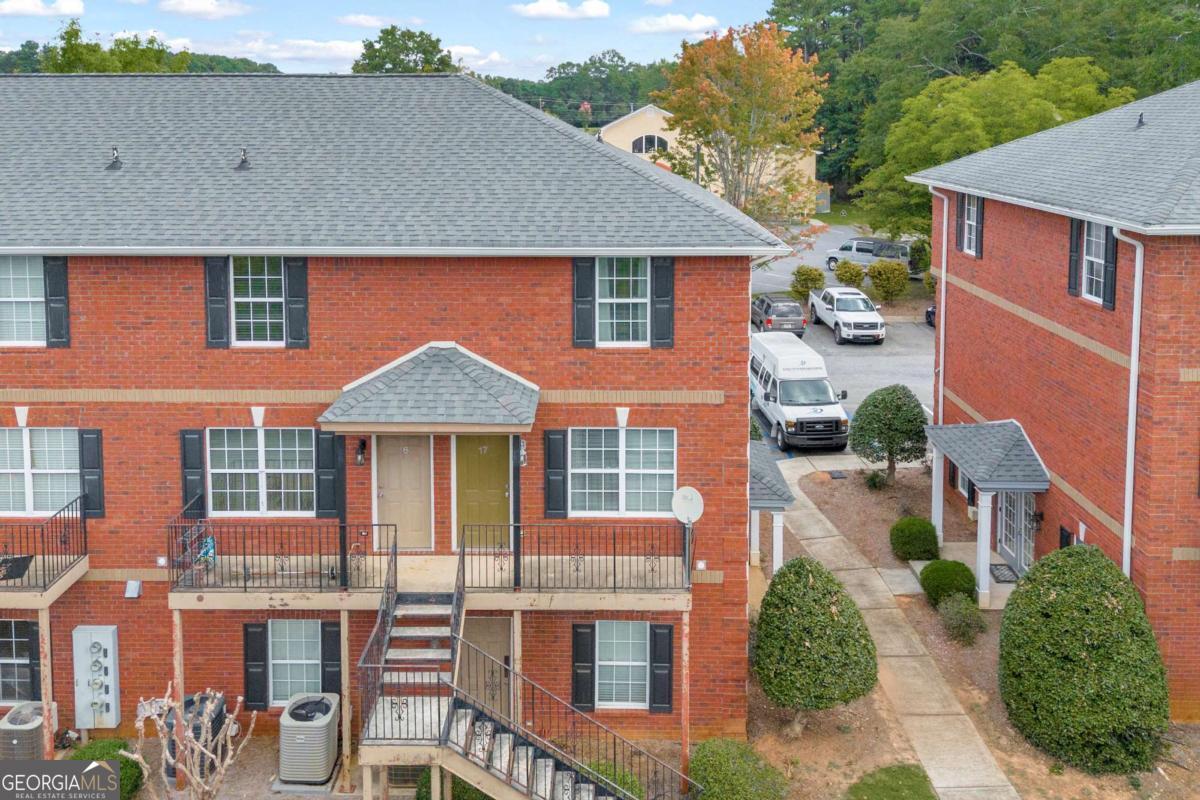 ***$5,000 Credit to Sweeten the Deal! Use it to either help with covering some closing costs, apply it to lower the sales price or lower your monthly payments with a rate buydown*** Conveniently located just minutes from the loop and less than half a mile from the new Oak Grove Shopping Center, this 2BR/2.5BA condo in Jefferson Place offers low-maintenance living in the heart of Athens. The main level features a large living room with hardwood floors, a half bathroom and a spacious kitchen with tile floors and laundry closet with a washer/dryer included. Upstairs you'll find a spacious primary suite with double closets and private full bath, plus a second bedroom and full hall bath for the ideal roommate floor plan. The low HOA dues cover trash, exterior maintenance, and lawn care, two parking spots are assigned for this unit. Just 3 miles to UGA Medical Campus, Normaltown, and Piedmont Athens Regional. Solid previous rental history, great for an investor!