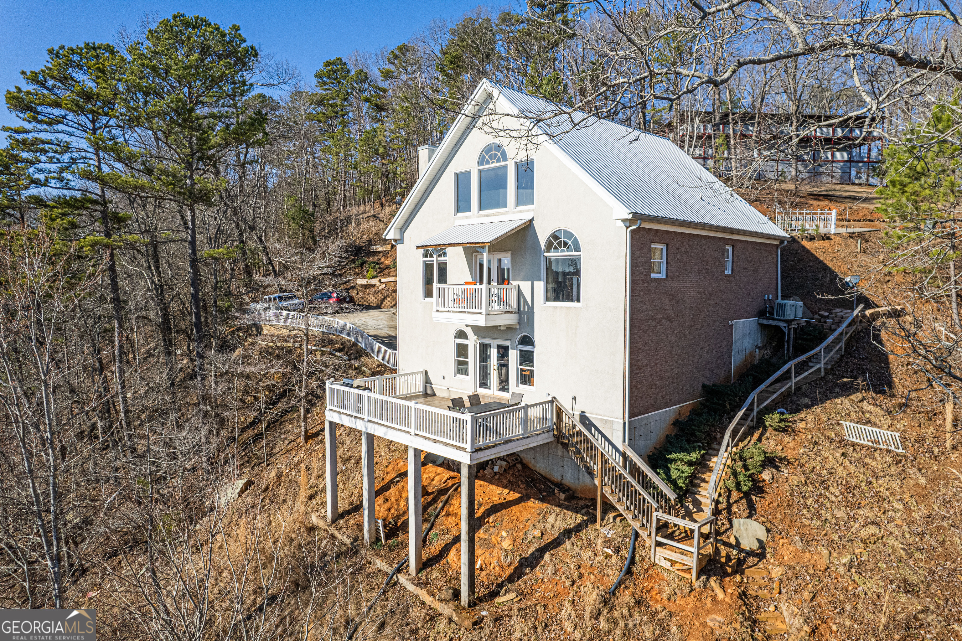626 Palisade DR