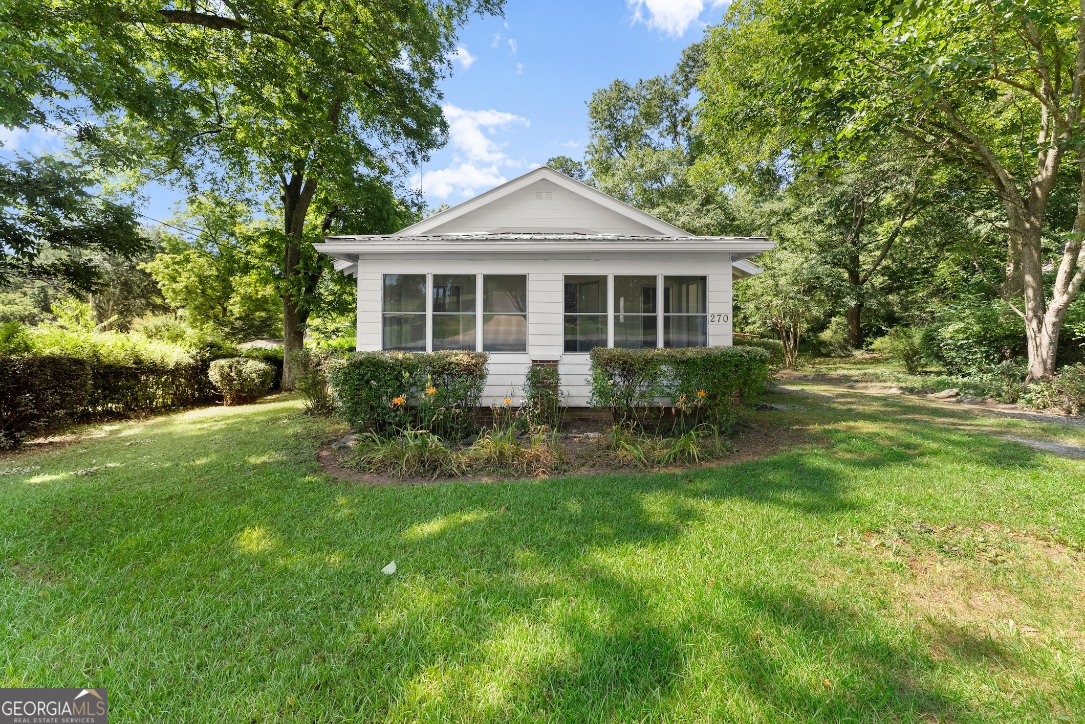 270 Victoria ST
