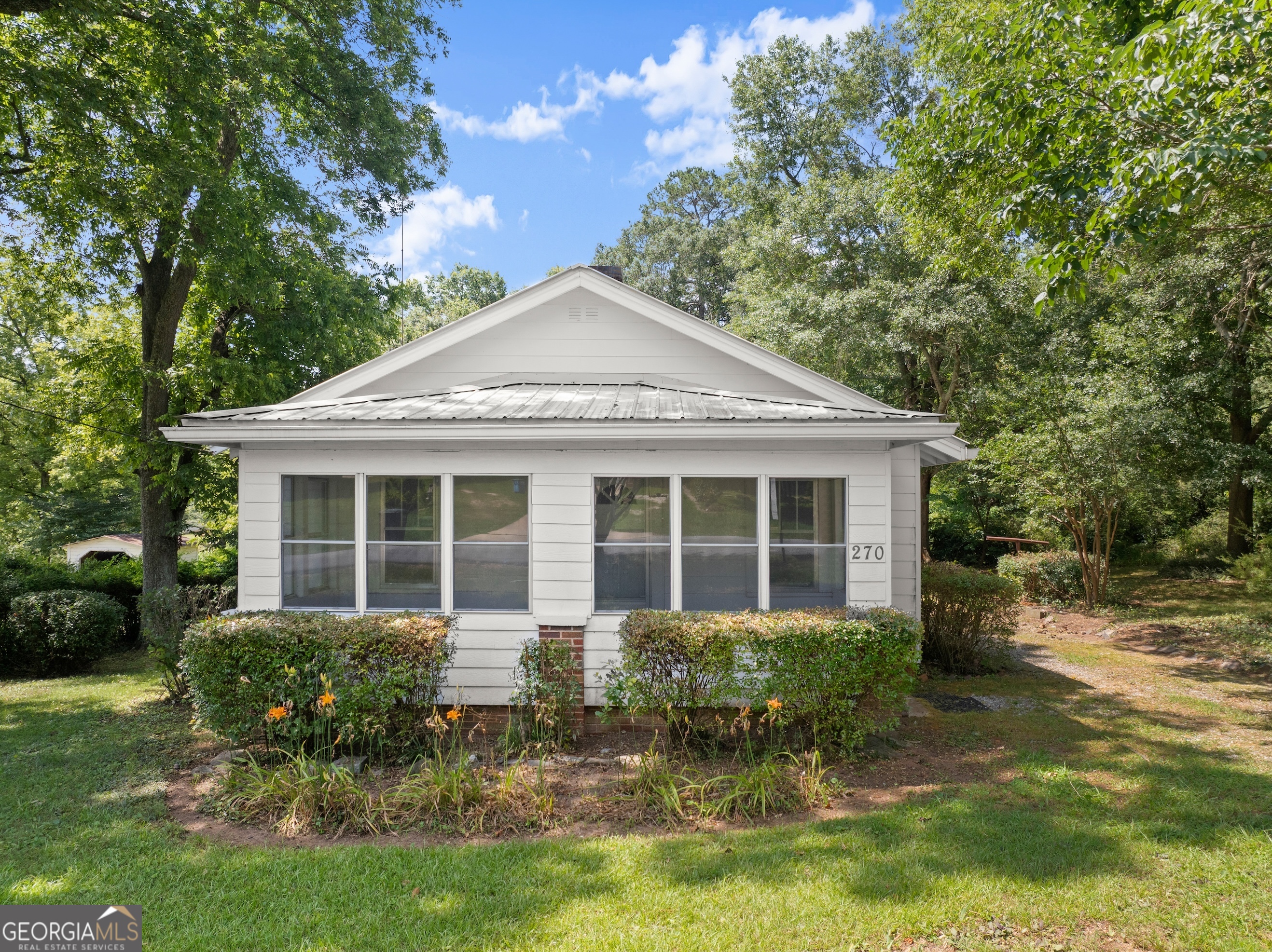 270 Victoria ST