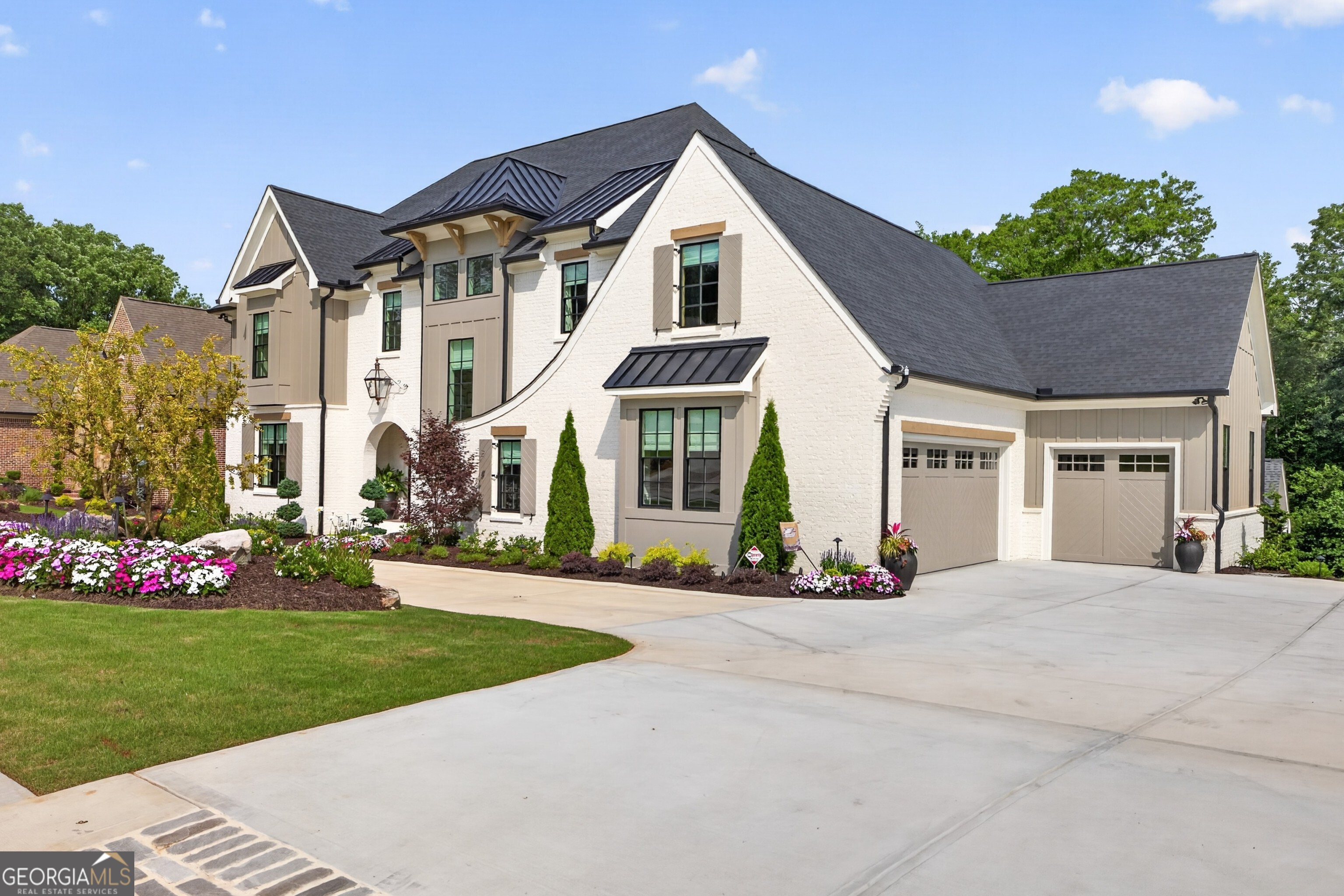 2072 Covered Bridge DR