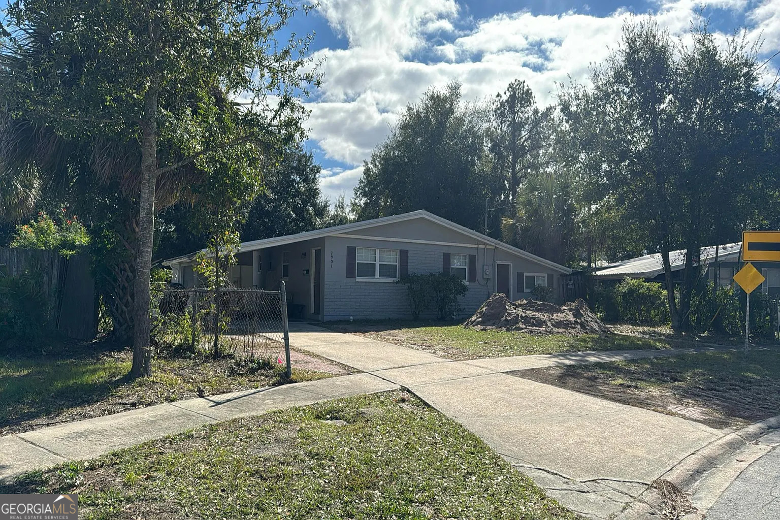 2901 Stonehurst RD E