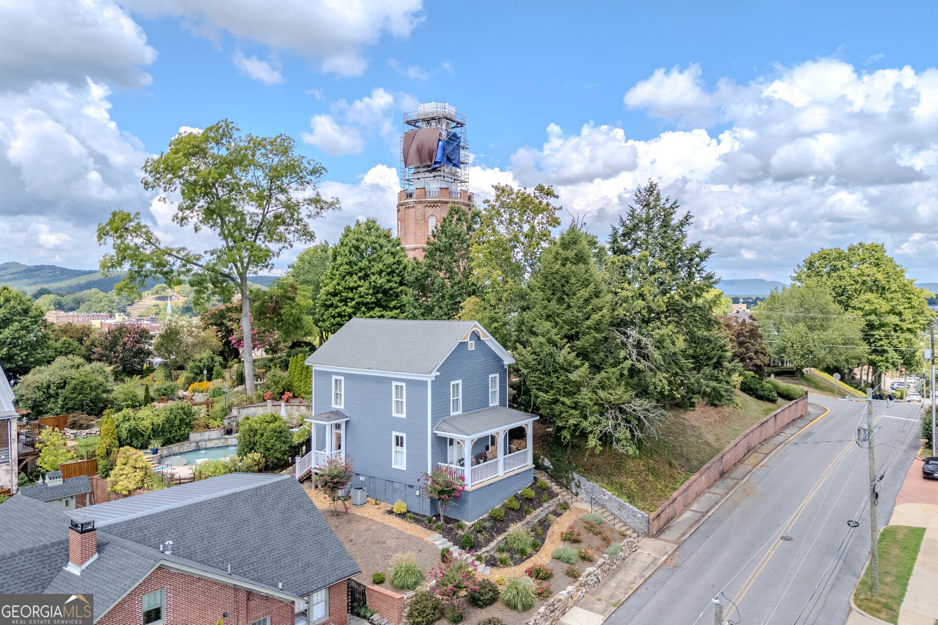 204 E 5th AVE