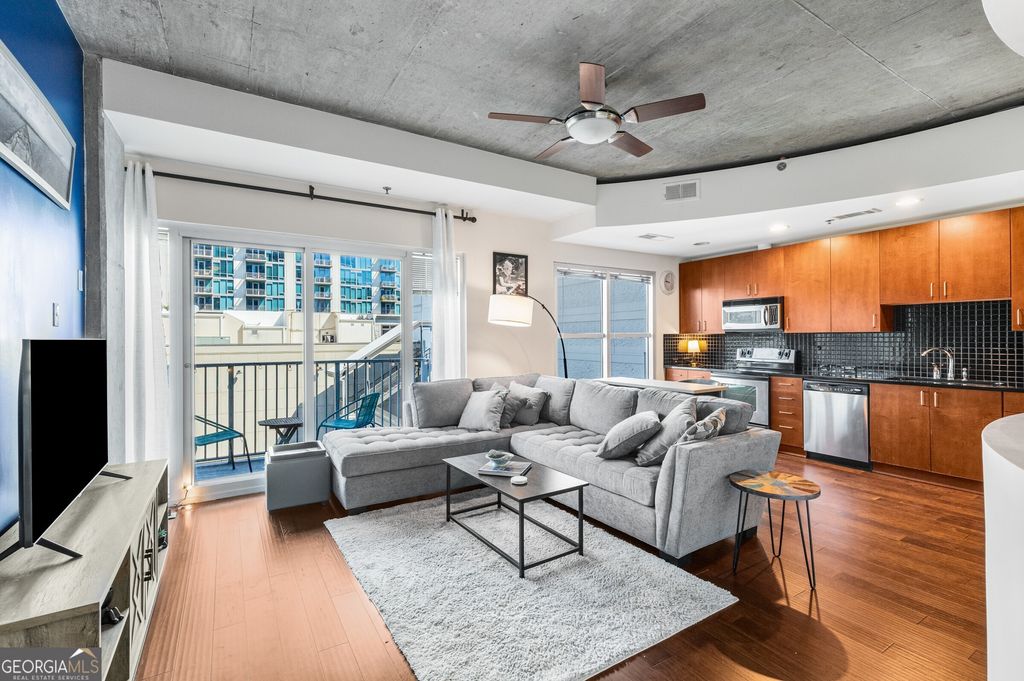 Photo of 250 Pharr Road NE #504, Atlanta, GA 30305 (MLS # 10681166)