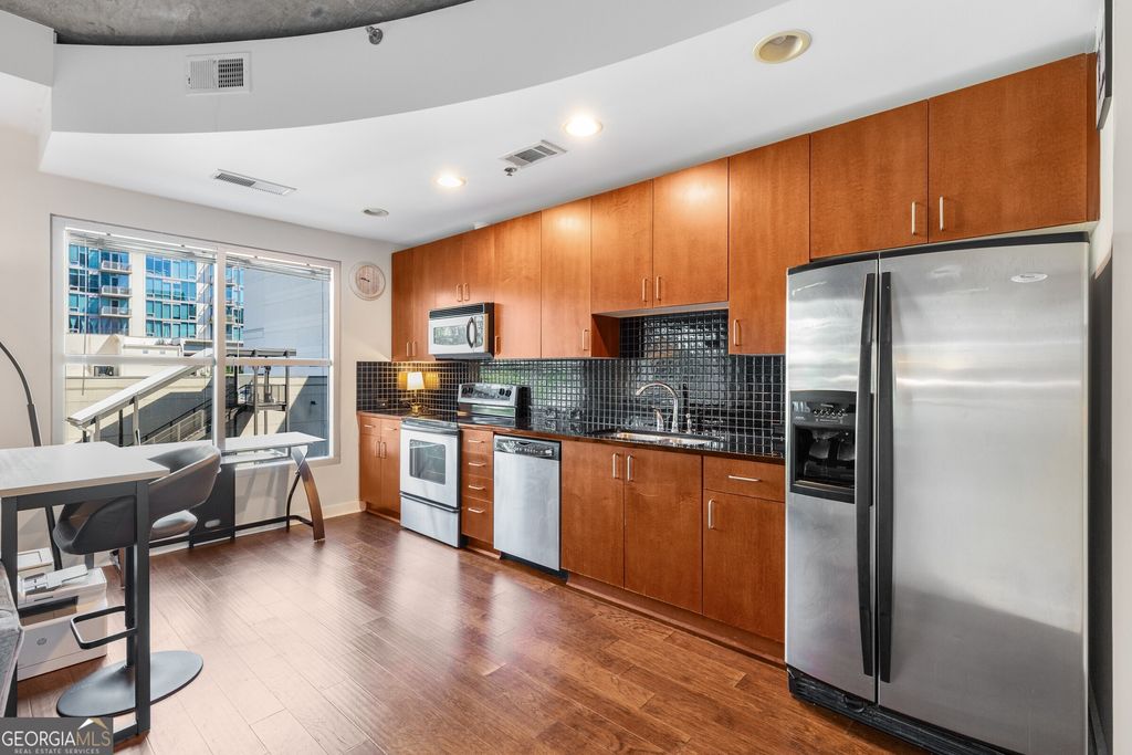 Photo of 250 Pharr Road NE #504, Atlanta, GA 30305 (MLS # 10681166)