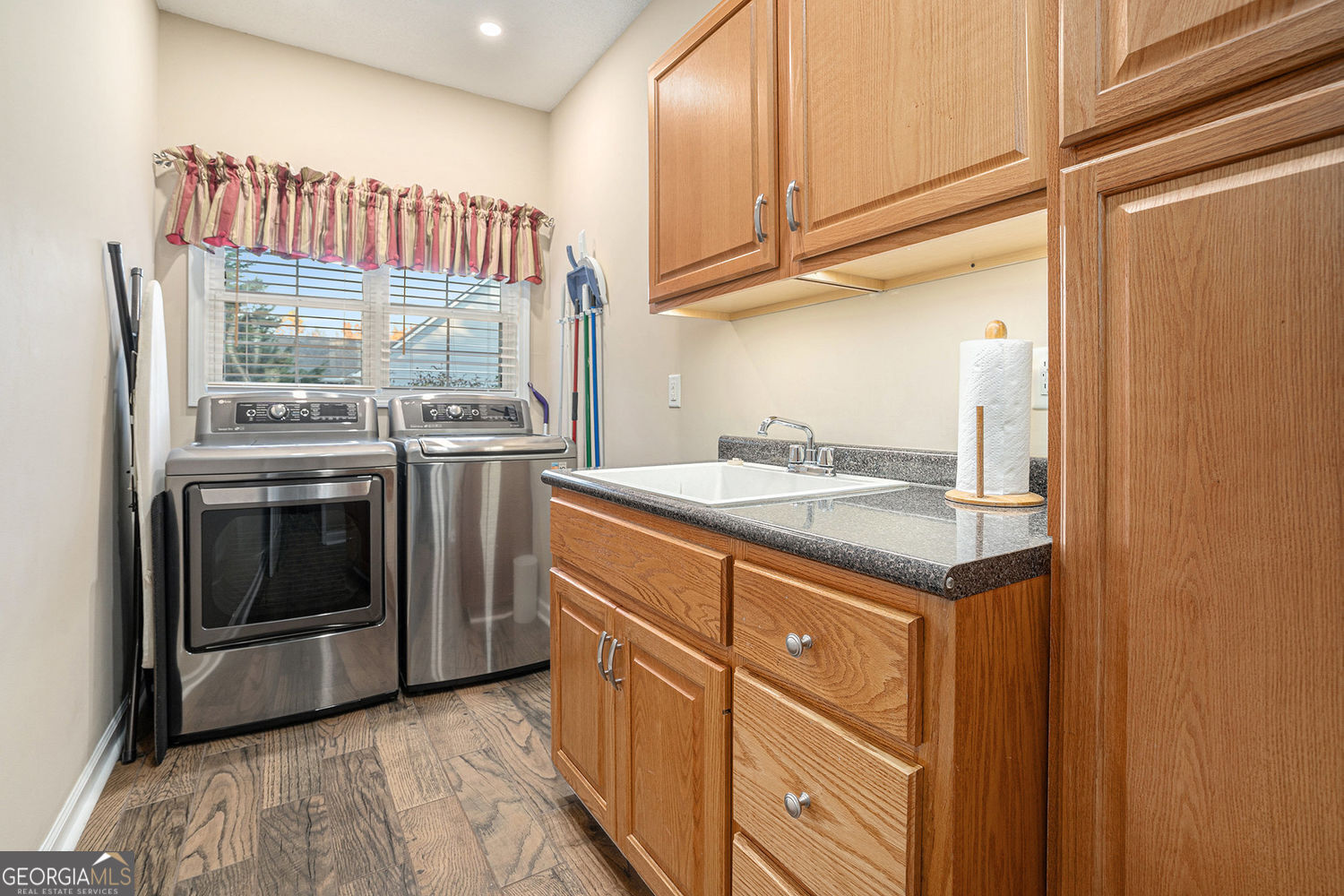 HOME PLACE - Residential