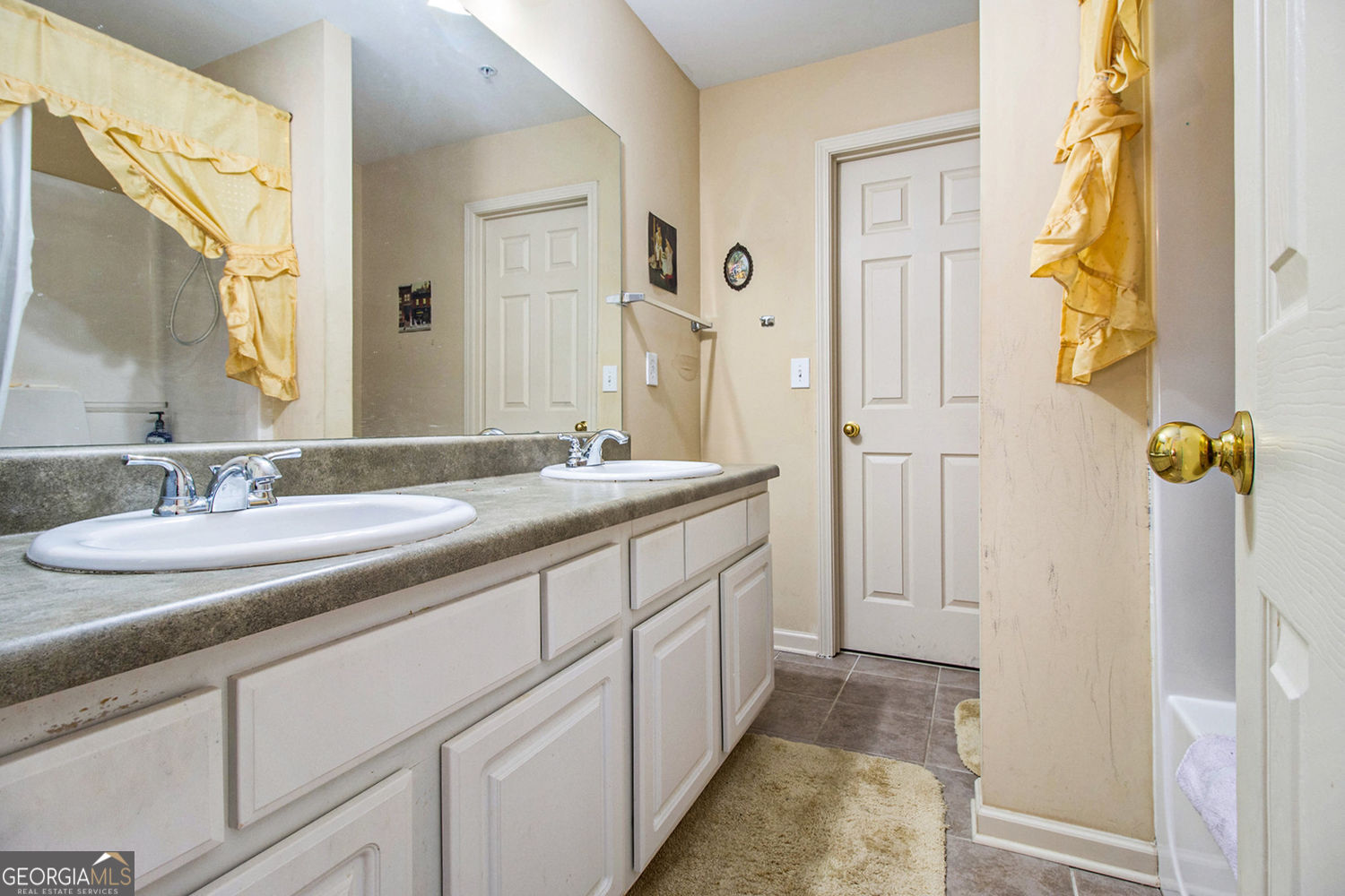 CREEKWOOD COMMONS - Residential