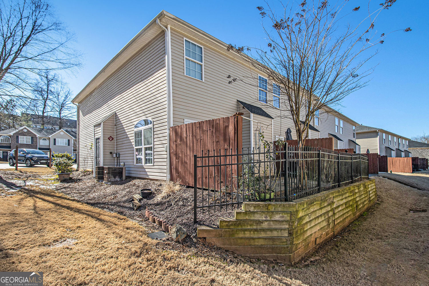 CREEKWOOD COMMONS - Residential