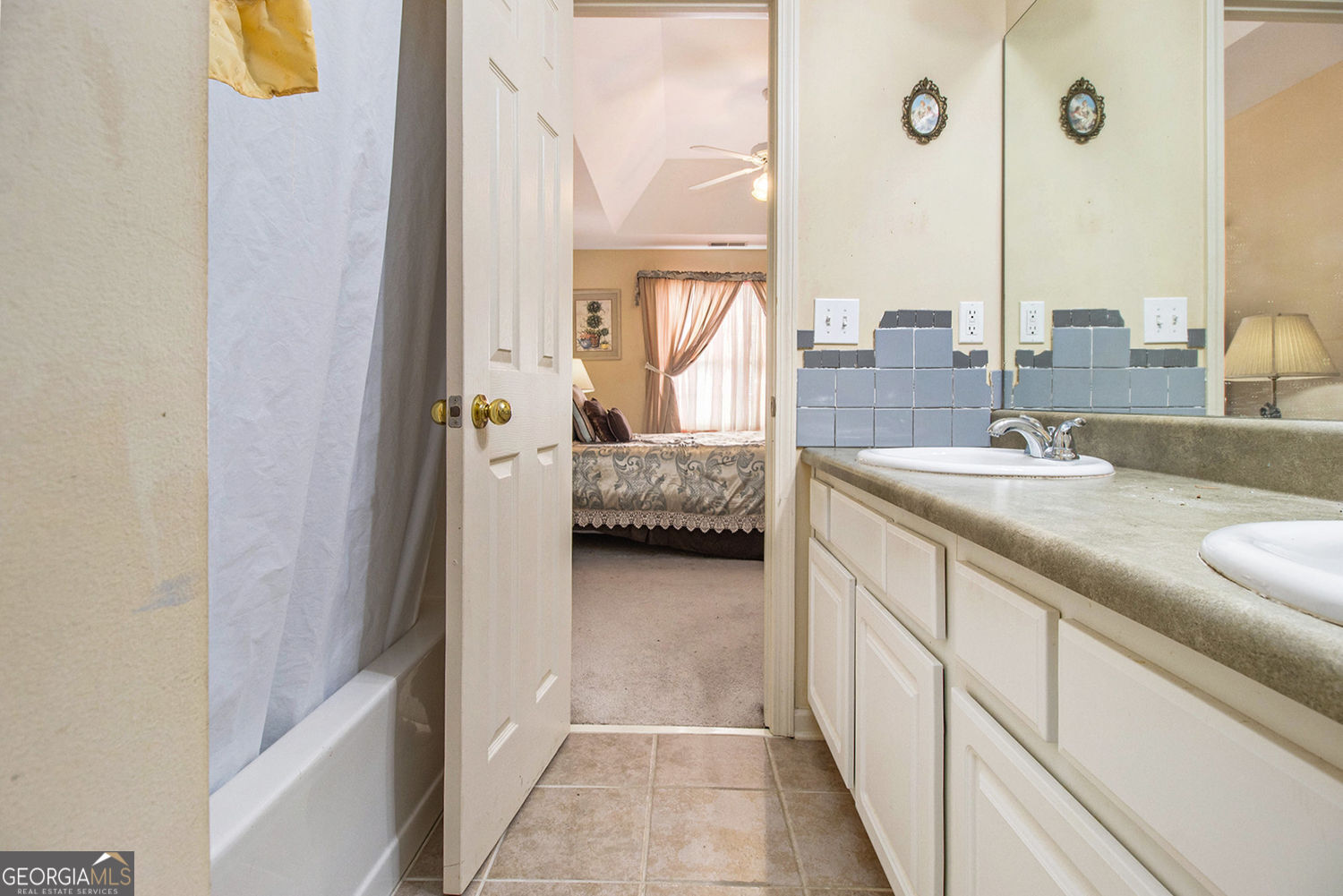 CREEKWOOD COMMONS - Residential