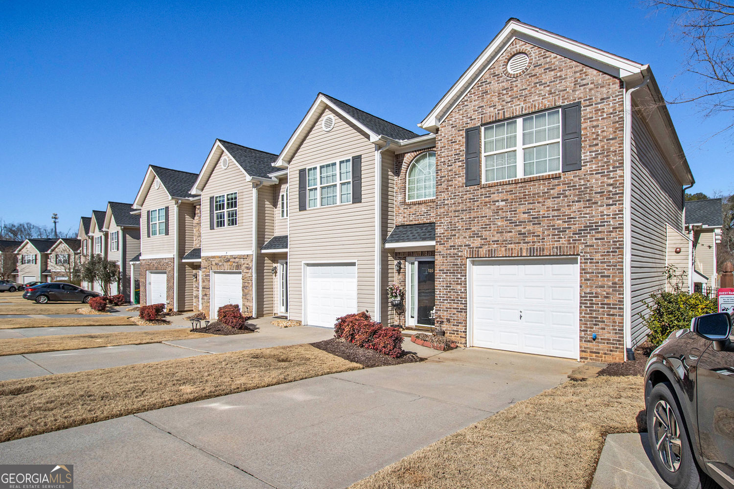 CREEKWOOD COMMONS - Residential