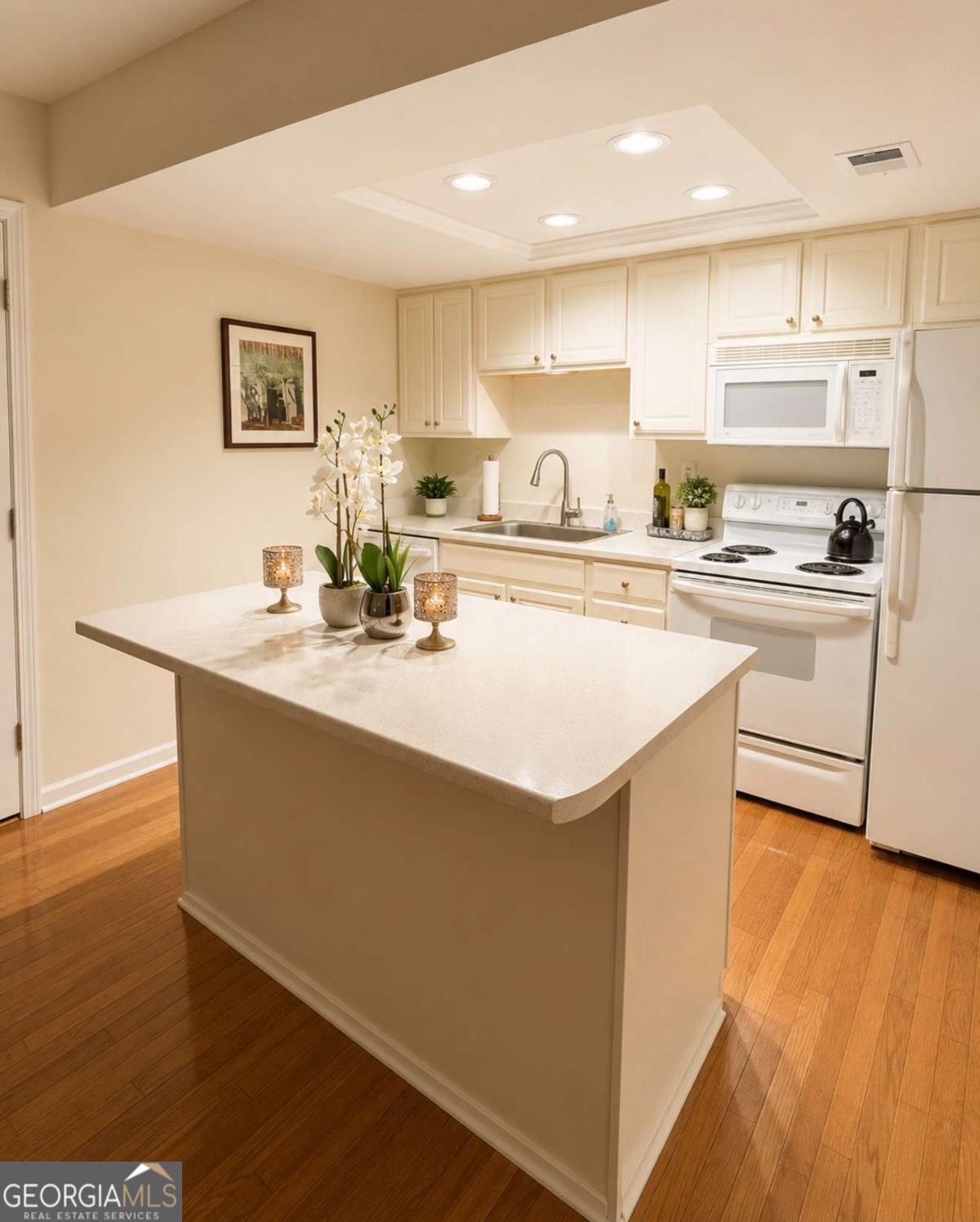 2043 Chastain Park CT NE