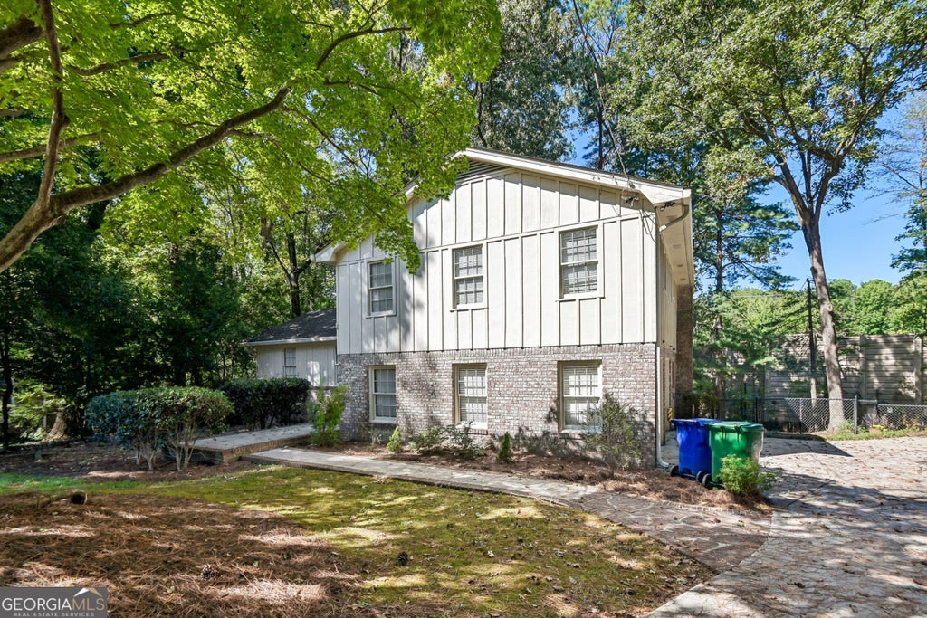 Photo of 4256 Cranton Court NE, Brookhaven, GA 30319 (MLS # 10881609)